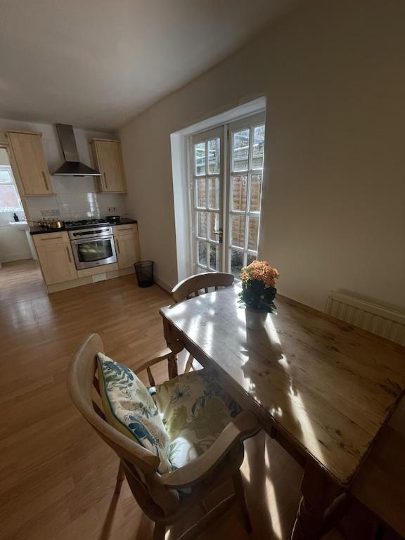 Beautiful Ground Floor Garden Flat Lägenhet London Exteriör bild
