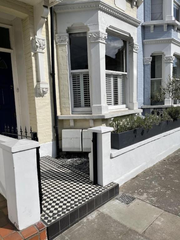 Beautiful Ground Floor Garden Flat Lägenhet London Exteriör bild